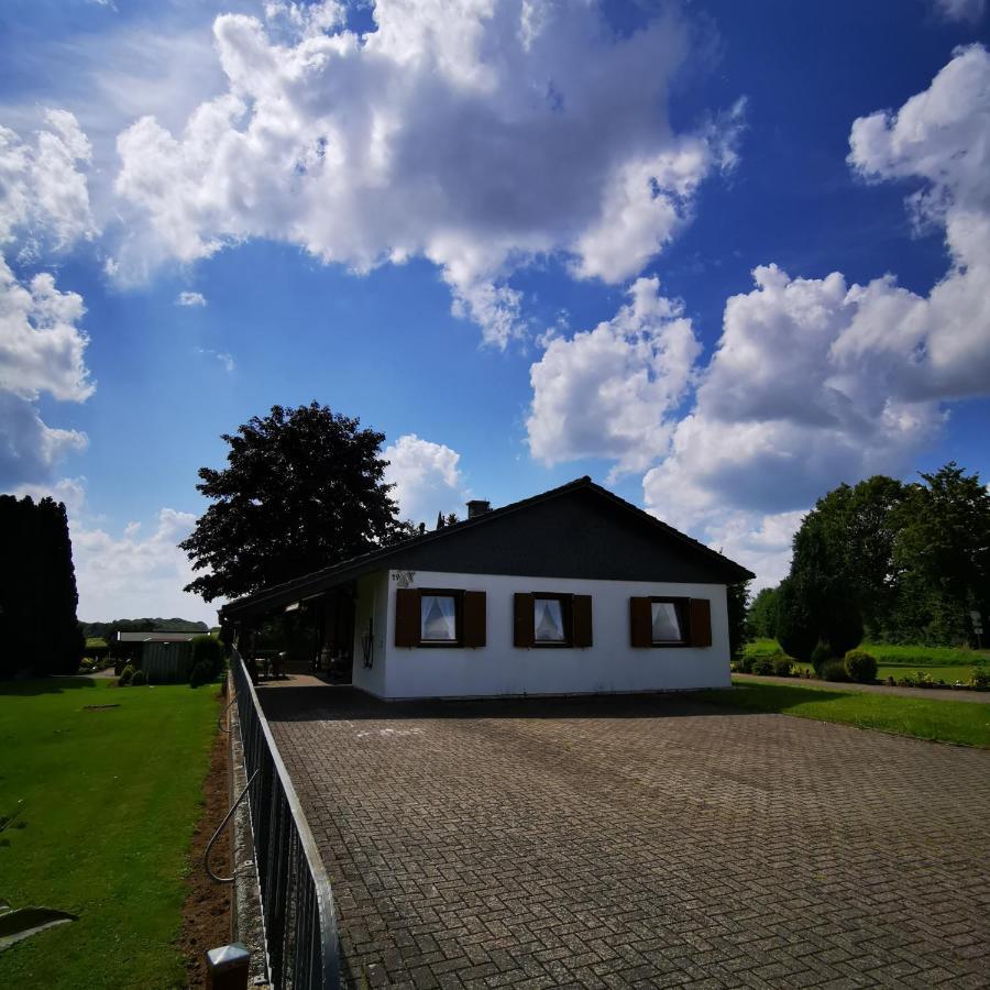 Bb19 Eifel-Ferienhaus Am Moseltal Mit Saunahaus Beuren  Exterior photo